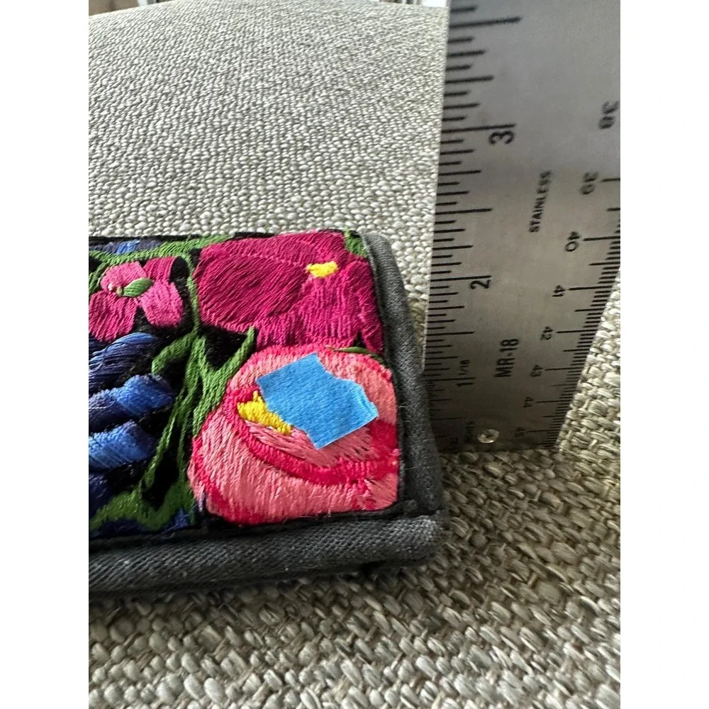 Vintage Mexican Hand Embroidered Floral  Black Zipper eye‎ glass holder  VGUC